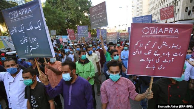 Pakistan’s Politicians Playing A ‘Dangerous’ Game With COVID-19