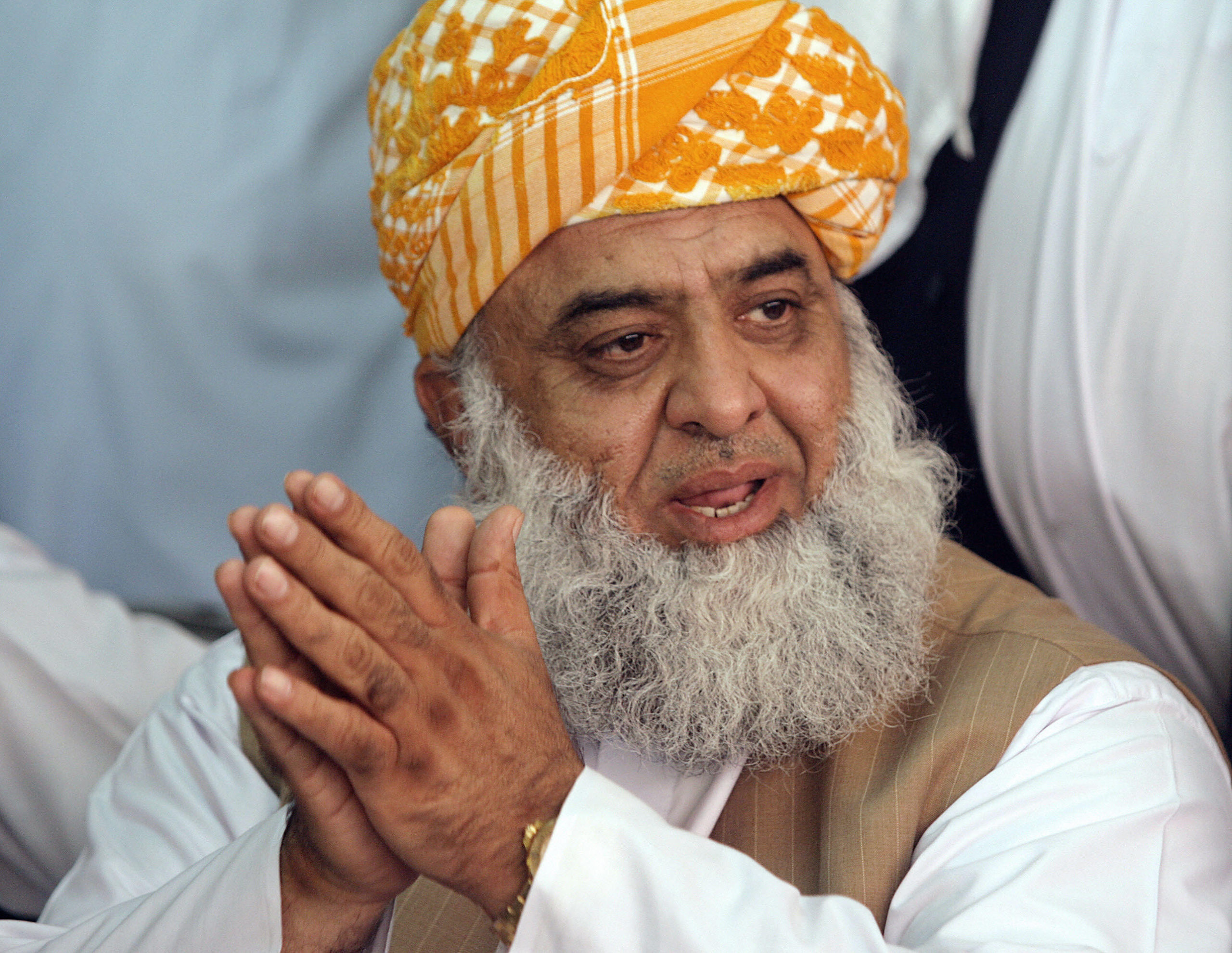 Maulana Fazlur Rehman U-turn on war against Govt
